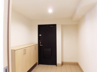 玄関を広々とした自転車も置ける開放的な空間に 渋谷区I様邸 玄関を広々とした自転車も置ける開放的な空間に 渋谷区I様邸